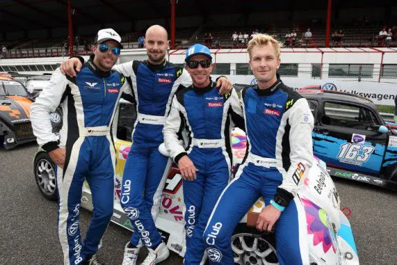 Tom Boonen, Anthony Kumpen, Bert Longin en Ruben Van Gucht tijdens de 25 Hours VW Fun Cup