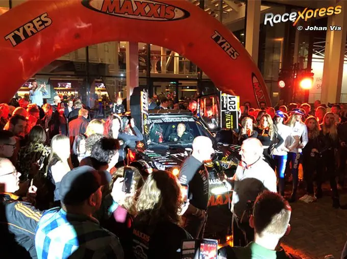  Tim en Tom Coronel met Hummer-achtige bolide van Jefferies Racing naar Dakar