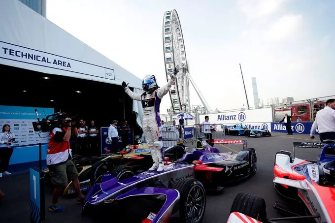Sam Bird wint de eerste e-Prix