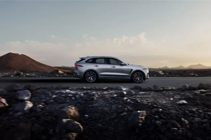 Jaguar F-PACE SVR: sportauto in SUV-verpakking