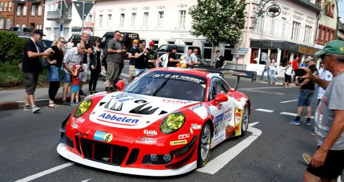 Dikke GT's in 24Stunden Nürburgring