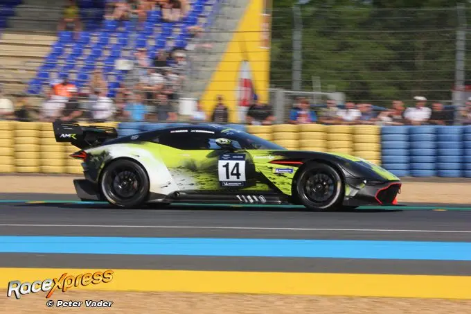 Aston Martin Vulcan RX foto Peter Vader