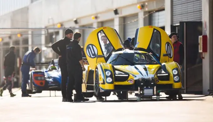 Glickenhaus pits