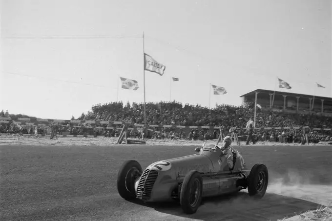 Circuit Zandvoort 70 jaar geleden: circuitdoop met spectaculaire ‘Prijs van Zandvoort’
