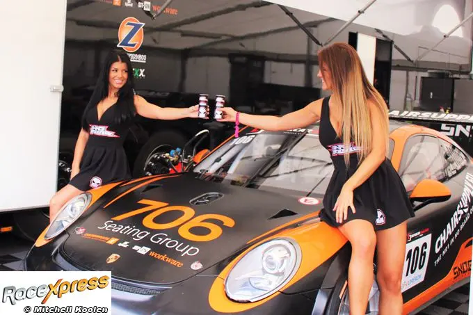 Grid girls Porsche toast RX foto Mitchell Koolen