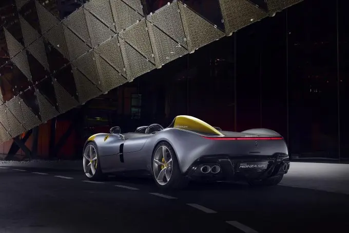 Ferrari onthult Monza SP1 en SP2