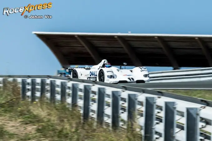 Publiek en BMW-coureurs genieten van Historic Grand Prix Zandvoort BMW demo's
