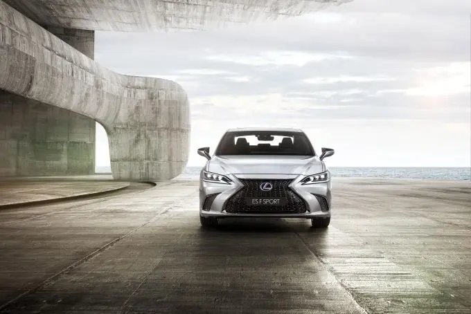 Optimale prestaties en verfijning op hoogste niveau in nieuwe Lexus ES