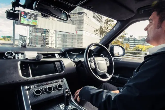 Eerste geslaagde test met zelfrijdende Range Rover in Coventry