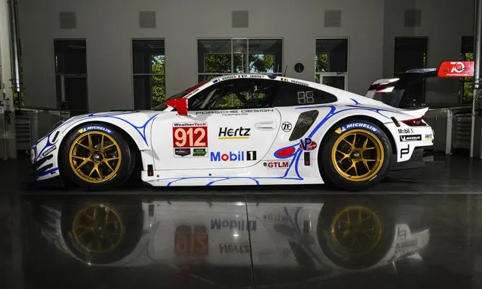 porsche 911 rsr retro livery 3