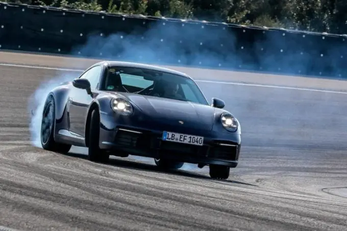Porsche 911 burn rubber