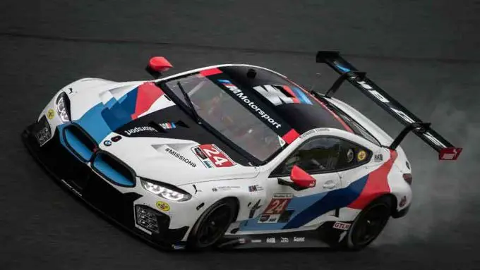 BMW M8 GTE nr 24 voorzijde Daytona