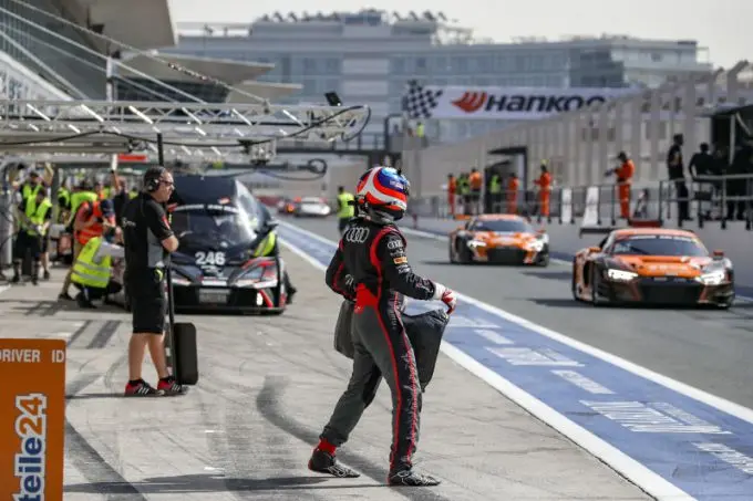 24H Dubai Audi pit lane