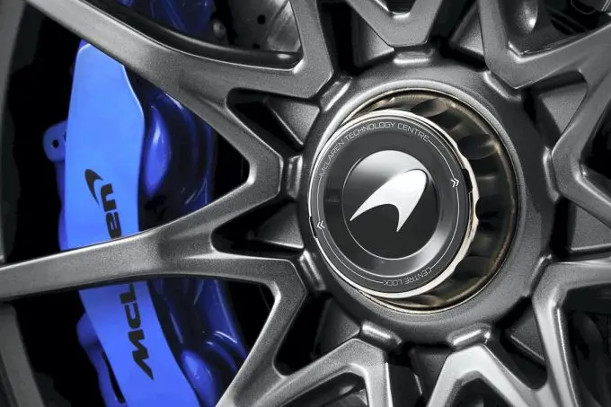 McLaren Senna wheel