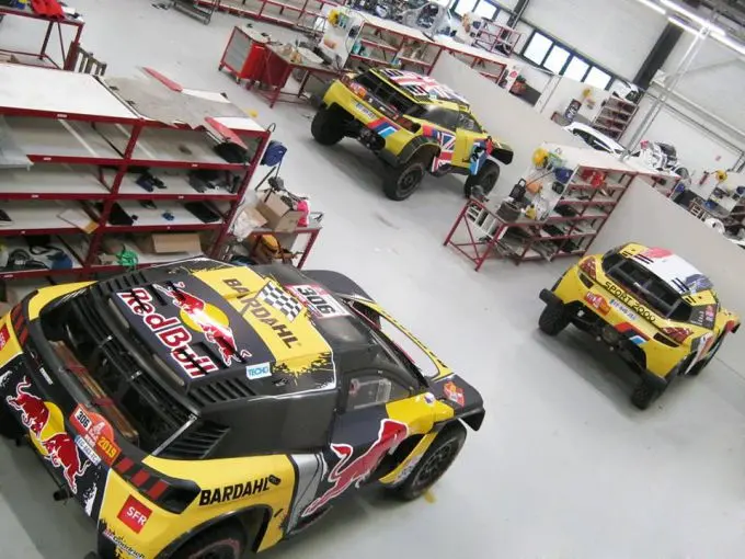 PH Sport Peugeot 3008 Dakar garage