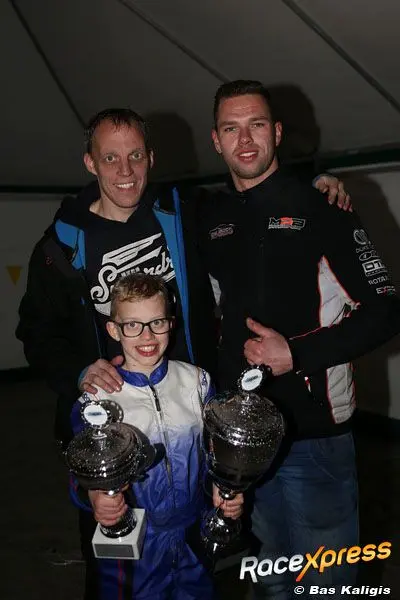 Vader en zoon Roest en teambaas Mike de Bruin