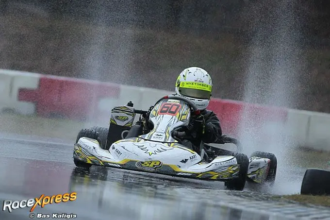nick Gerhards op de KR kart