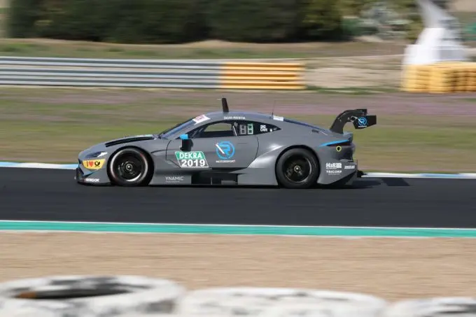 aston martin dtm 2