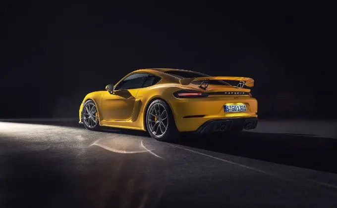 718 Cayman linksachter