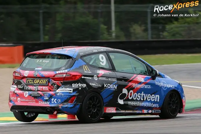 Rik Koen bij autosportdebuut P3 Ford Fiesta