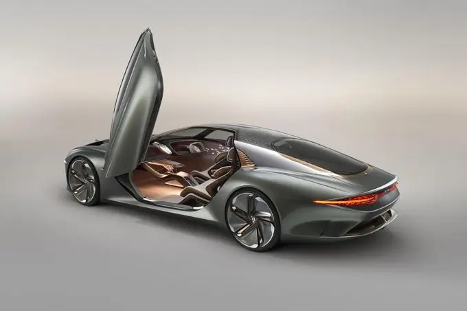 Bentley 100 GT linker portier geopend