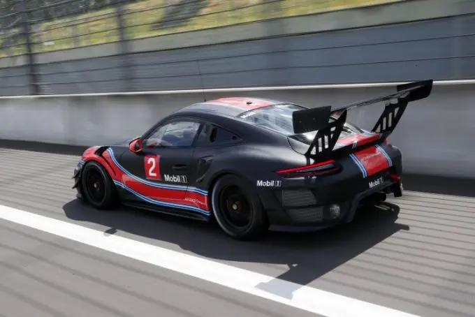 Porsche 911 GT2 RS Clubsport rear