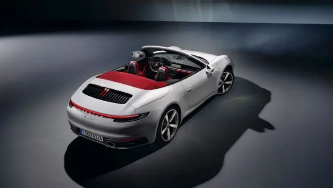 Porsche breidt 911-familie uit met Carrera Coupé en Carrera Cabriolet