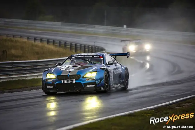 Black Falcon scoort hattrick in regenachtige VLN6 op Nürburgring-Nordschleife