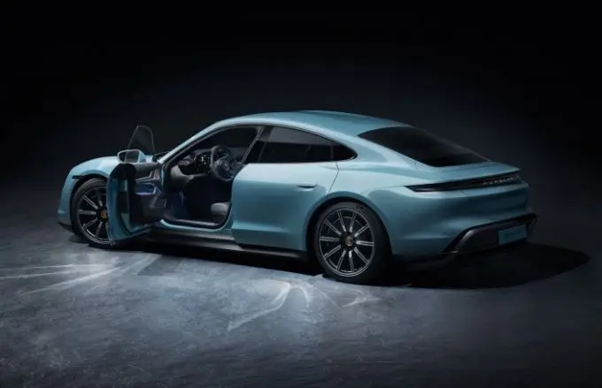 Porsche breidt elektrische range uit met Taycan 4S