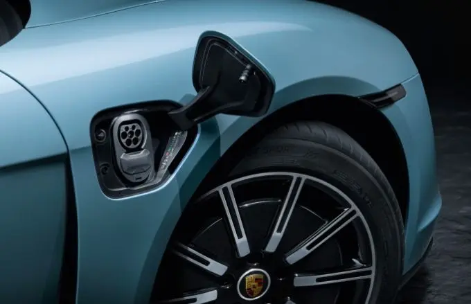 Porsche breidt elektrische range uit met Taycan 4S