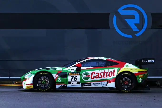 R Motorsport Aston Martin Castrol