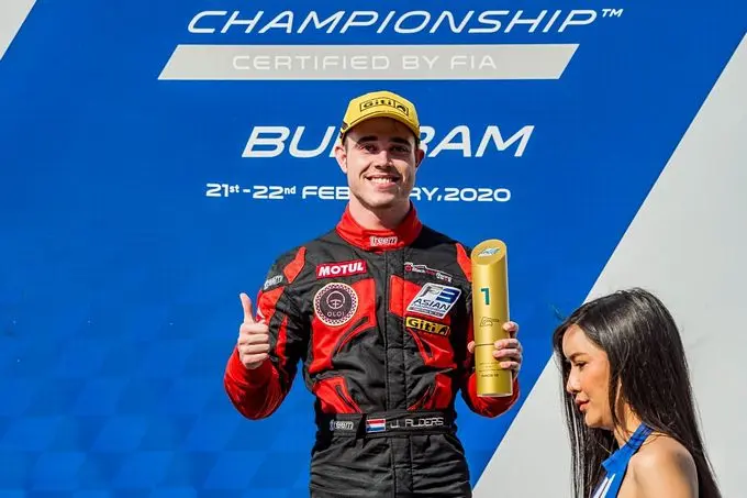 Joey Alders kampioen in het Asia F3 Championship met 11 podiums en 5 zeges