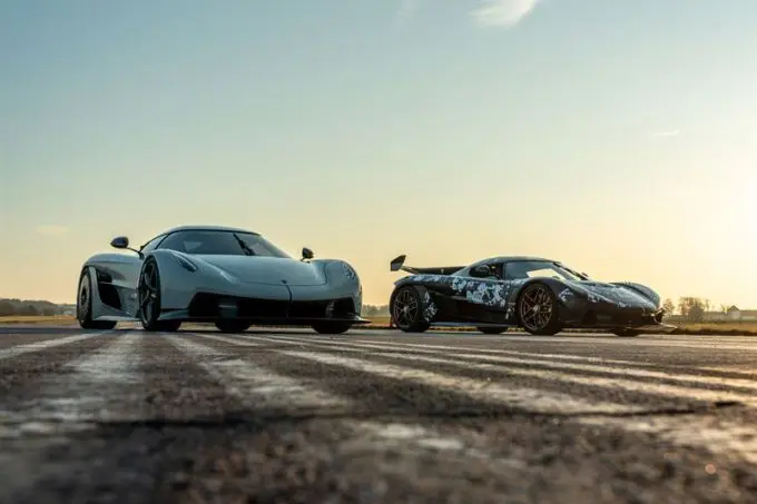 2_Koenigsegg_Jesko_Absolut