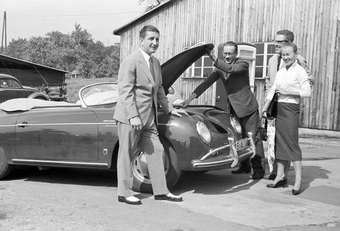 1957_356_A_1500_GS_Carrera_Speedster_vlnr_Porsche-Rennfahrer_v._Frankenberg_v._Hanstein_Godia