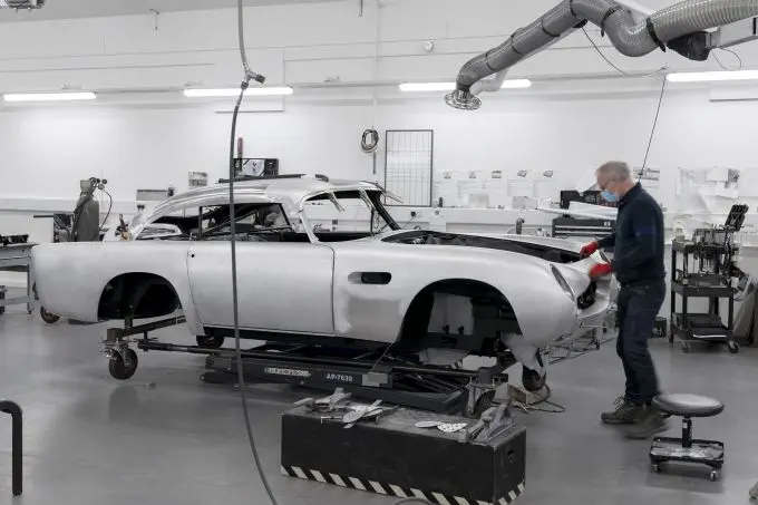 Aston Martin DB5 007 Newport Pagnell