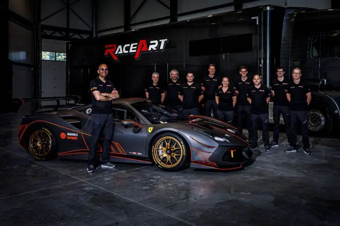 Nederlands Team RaceArt - Kroymans van start in Ferrari Challenge Europe