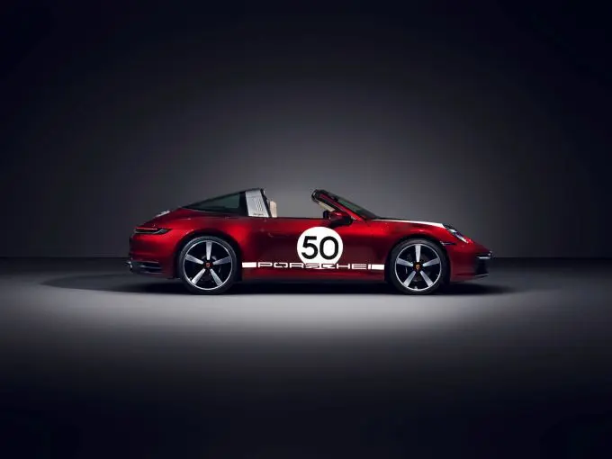 Porsche 911 Targa 4S Heritage Design Edition