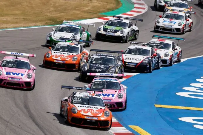 larry_ten_voorde_leidt_supercup_startveld