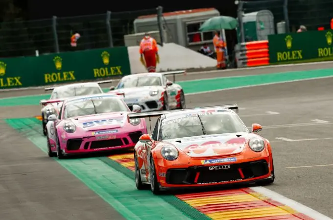 Porsche Mobil 1 Supercup Spa max van splunteren exit bus stop