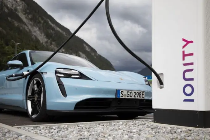 Porsche Taycan: nog snellere acceleratie, nog meer laadgemak