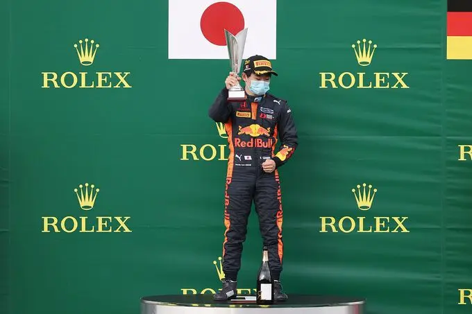 F2 Yuki Tsunoda Carlin