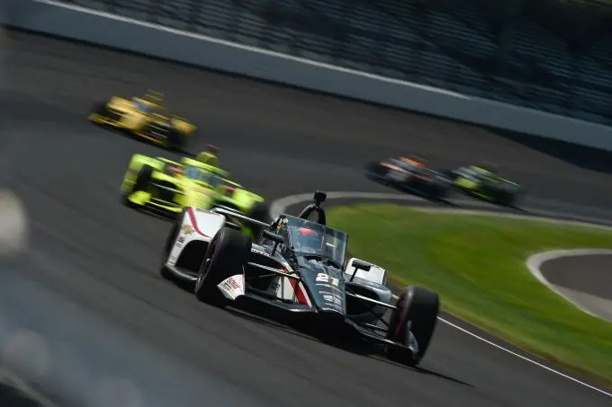 Mislukte pitstop kost Rinus van Kalmthout topklassering bij Indy 500-debuut
