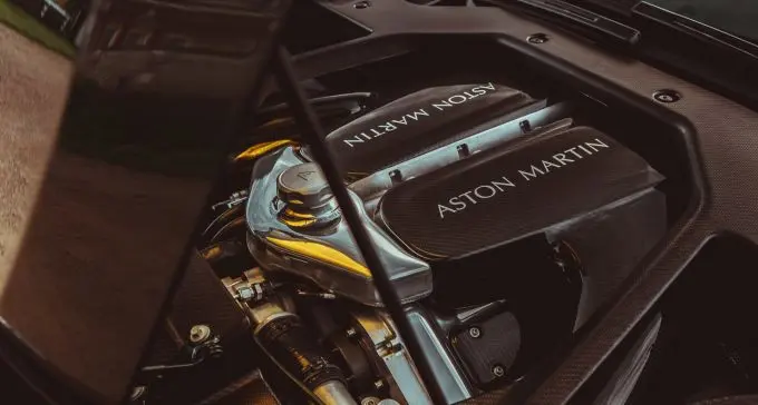 Aston Martin Victor 14