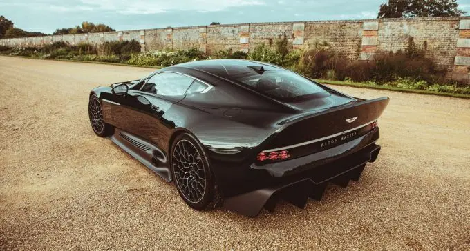 Aston Martin Victor 16