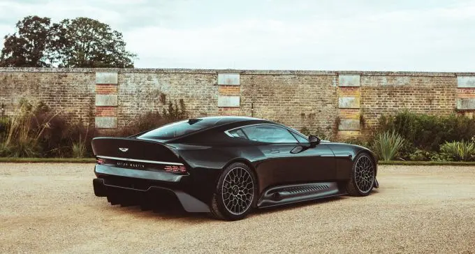 Aston Martin Victor 3