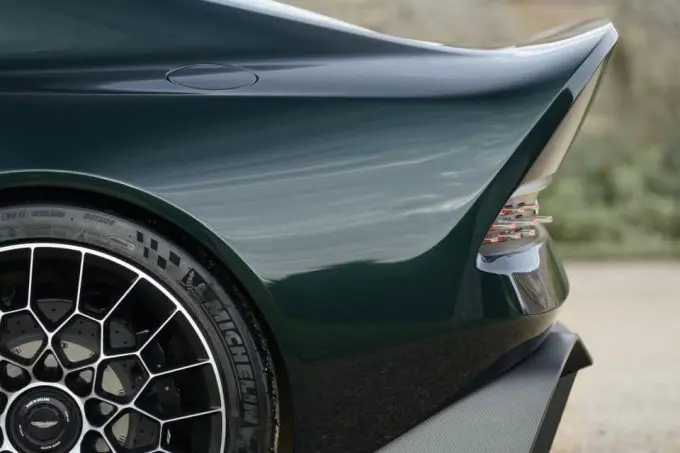Aston Martin Victor 4