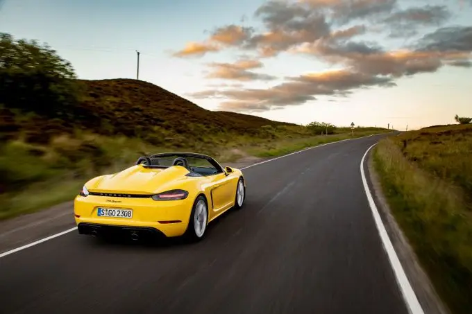 6_718_Spyder_rear