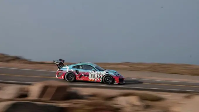 Porsche aan de top op Pikes Peak 6