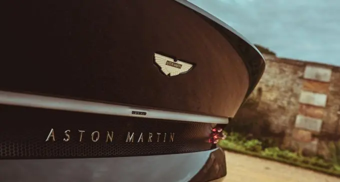 Aston Martin Victor 7