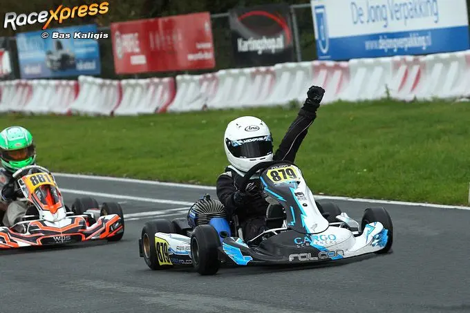 Racetalent Memphis Joren zo blij als een kind met podium